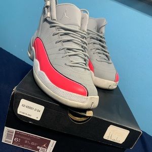 Jordan 12 (Grade School)